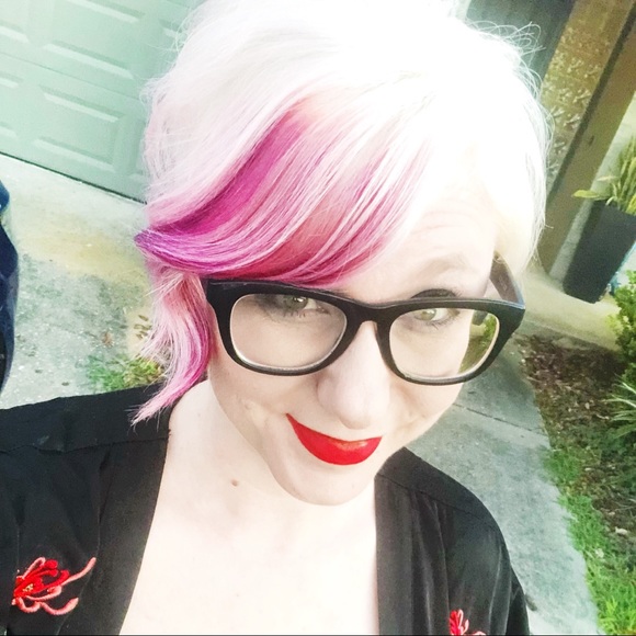 Meet your Posher, Chris - Picture 1 of 6